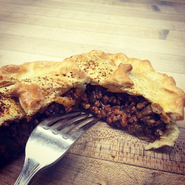 Beef Chili Cheddar Pies - 4-pk